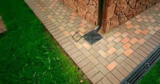 Отмостка вокруг дома цена за м2 работа - залить отмостку в Кулебаках по выгодной стоимости от 1372 руб/м2